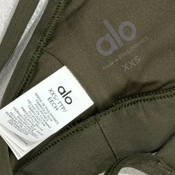 Alo Yoga Airlift Intrigue Sports Bra XXS Green Olive Limited Edition - Picture 3 of 3